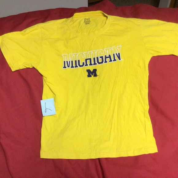 NCAA MICHIGAN WOLVERINES tshirt - Picture 1 of 1